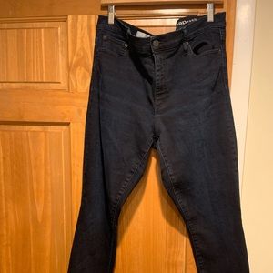 Gap True Skinny 16/33R—JUST PURCHASED RE-POSHING**